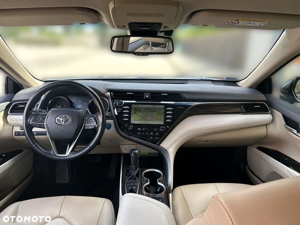 Toyota Camry 2.5 Hybrid Executive CVT - 12