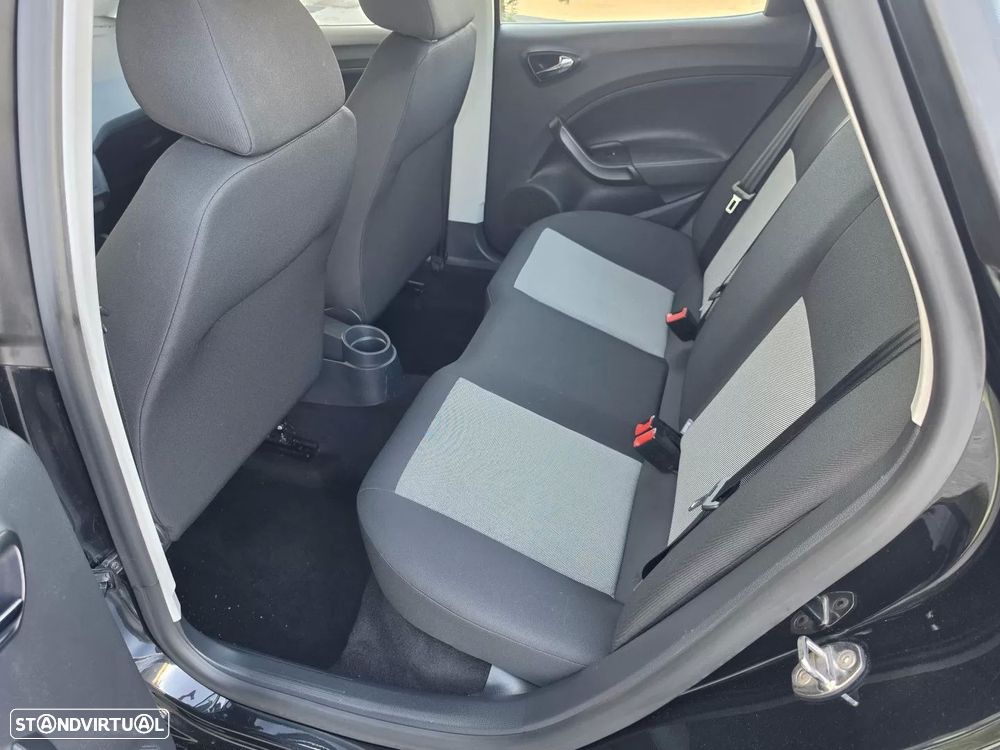 SEAT Ibiza 1.4 TDi Reference — fotografia 28