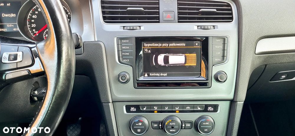 Volkswagen Golf 1.6 TDI DPF MATCH - 22