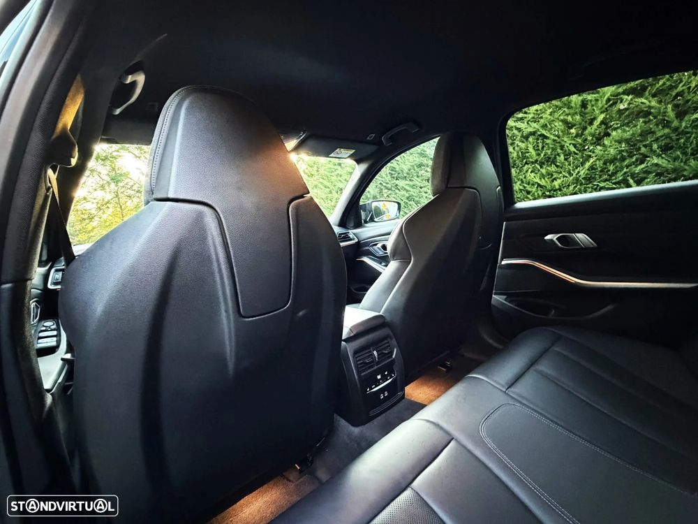 BMW M3 Competition M xDrive - 26