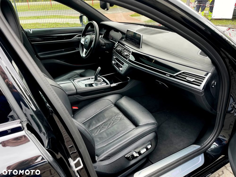 BMW Seria 7 730Ld xDrive mHEV - 18