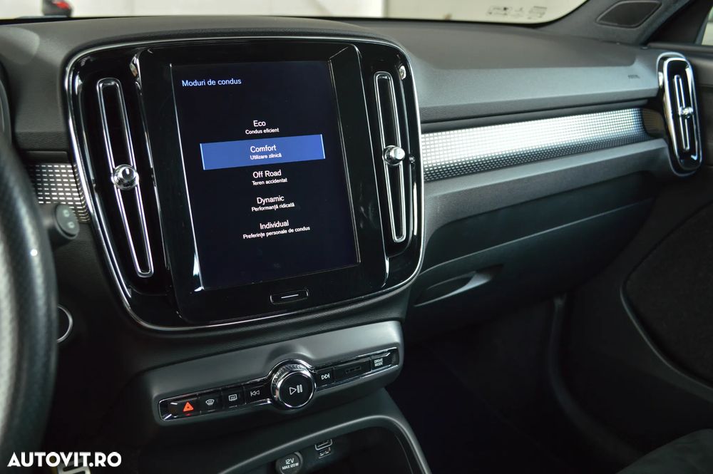 Volvo XC 40 D4 AWD R-Design - 22