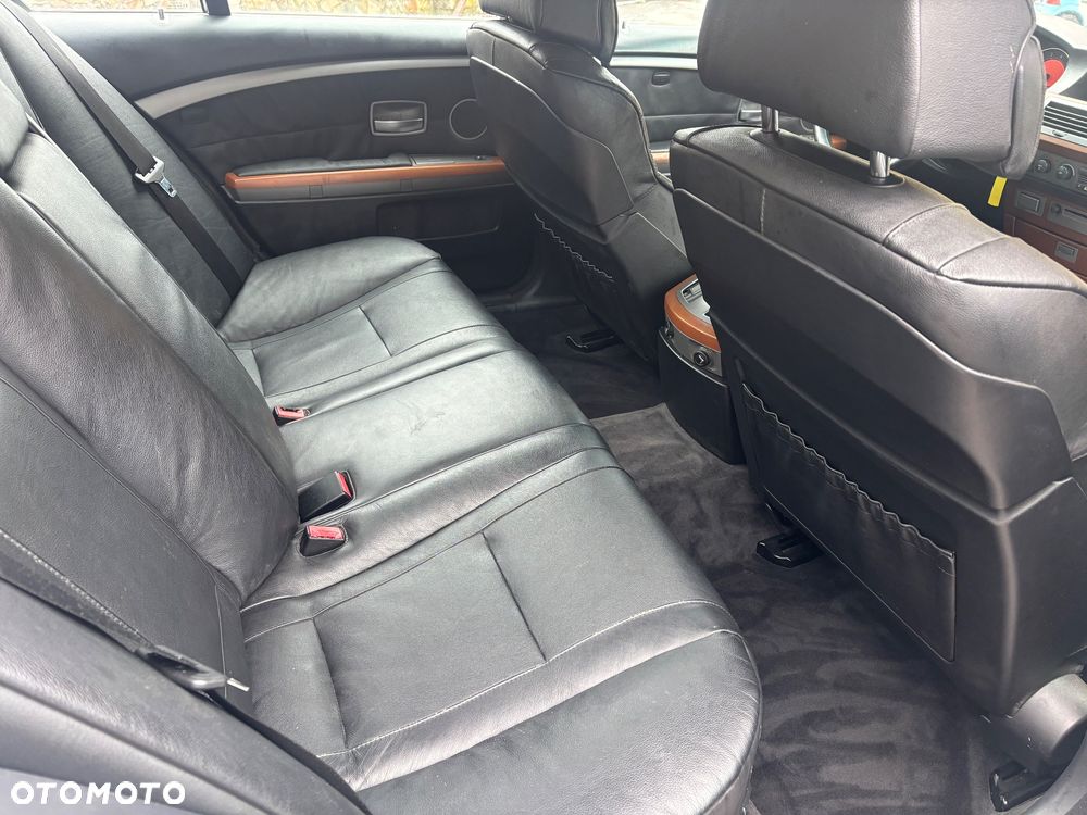 BMW Seria 7 - 11