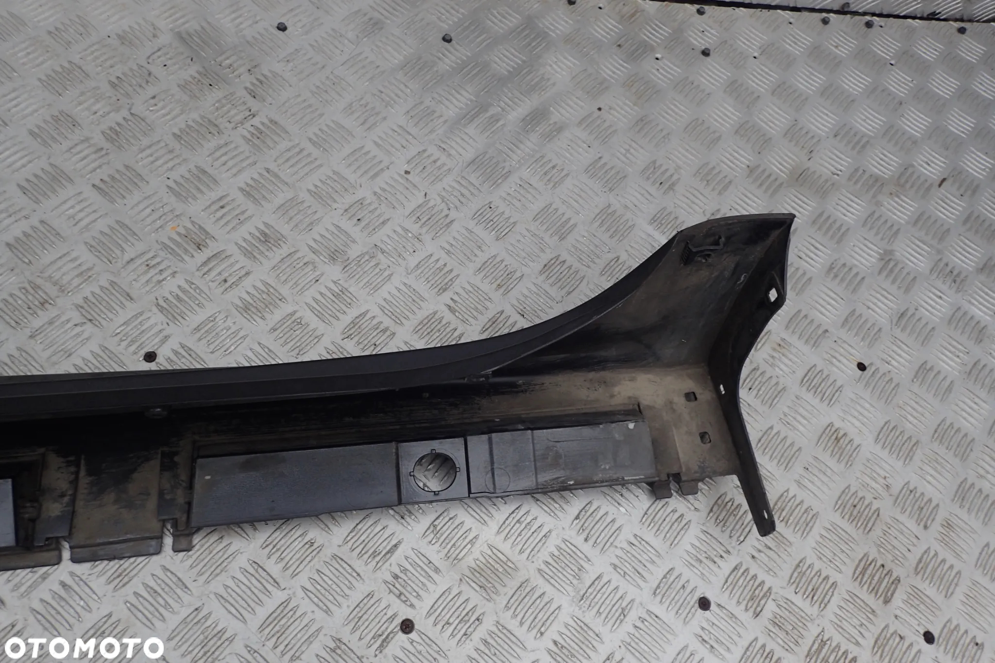 PRÓG LISTWA PROGOWA LEWA / PRAWA TOYOTA YARIS IV 75860-K0080 / 75850-K0080 - 18