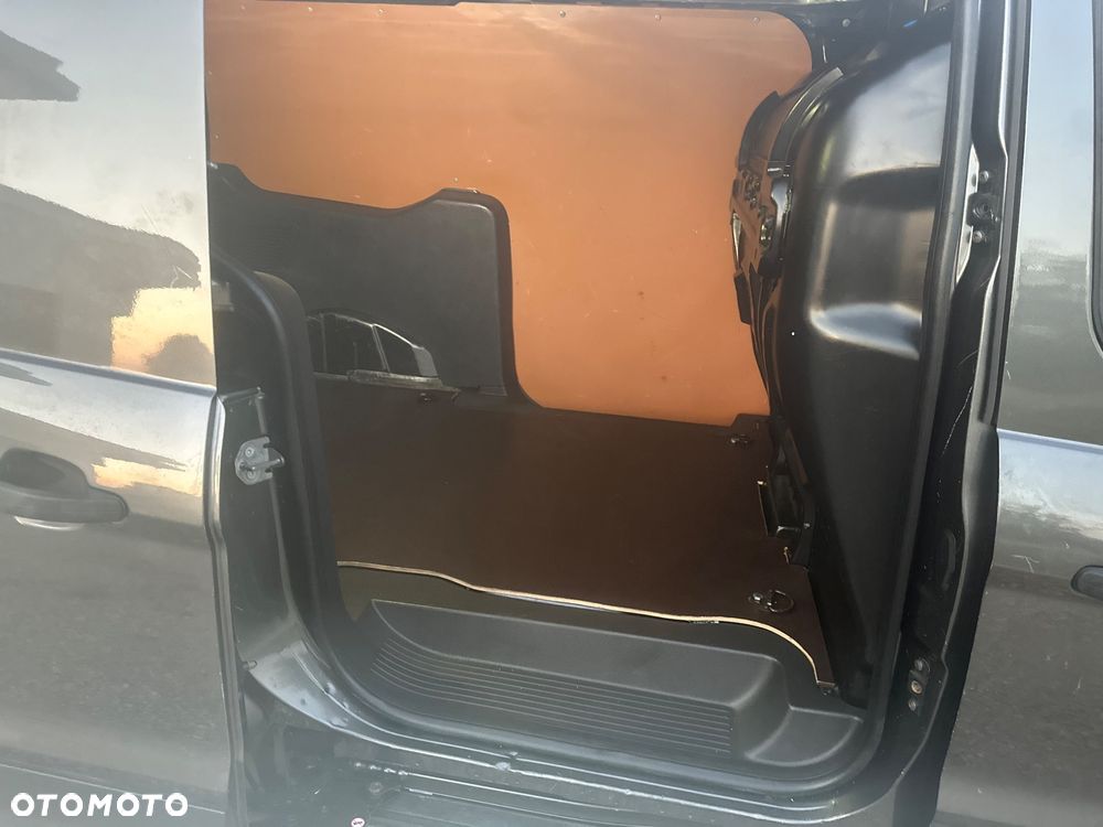 Ford Transit Connect - 13