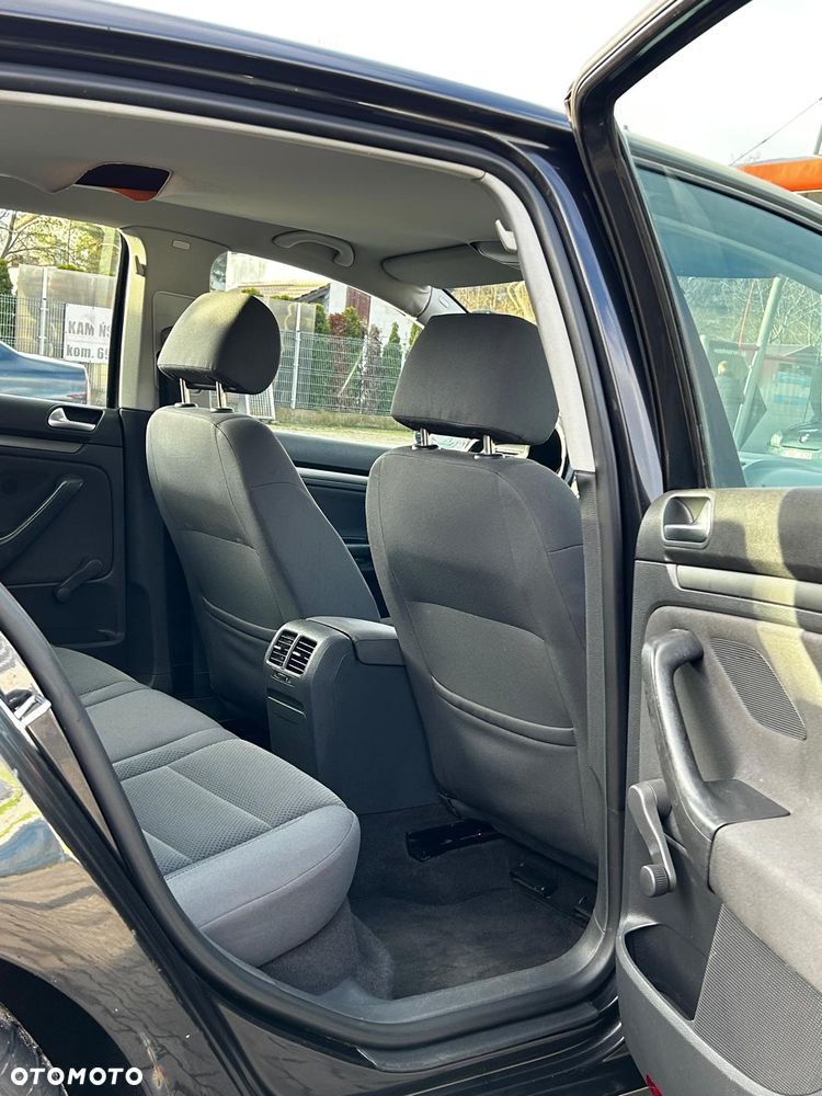 Volkswagen Golf - 18