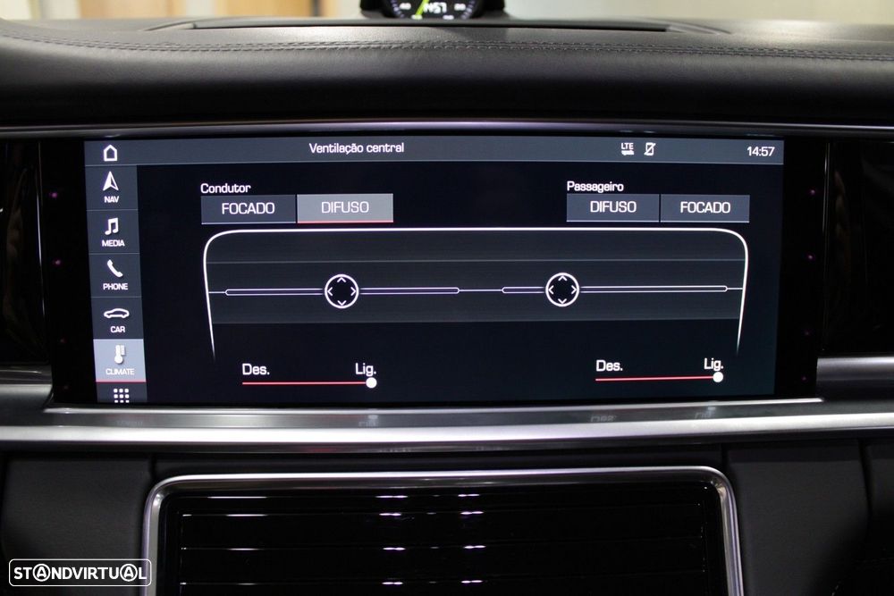 Porsche Panamera 4 E-Hybrid - 40