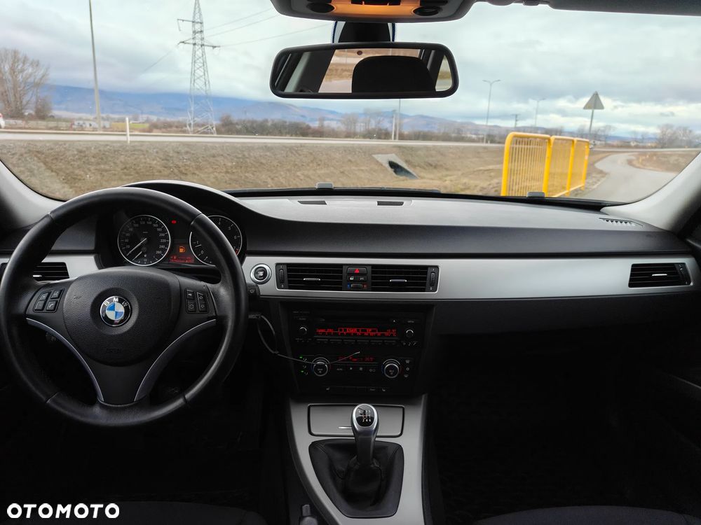 BMW Seria 3 - 33