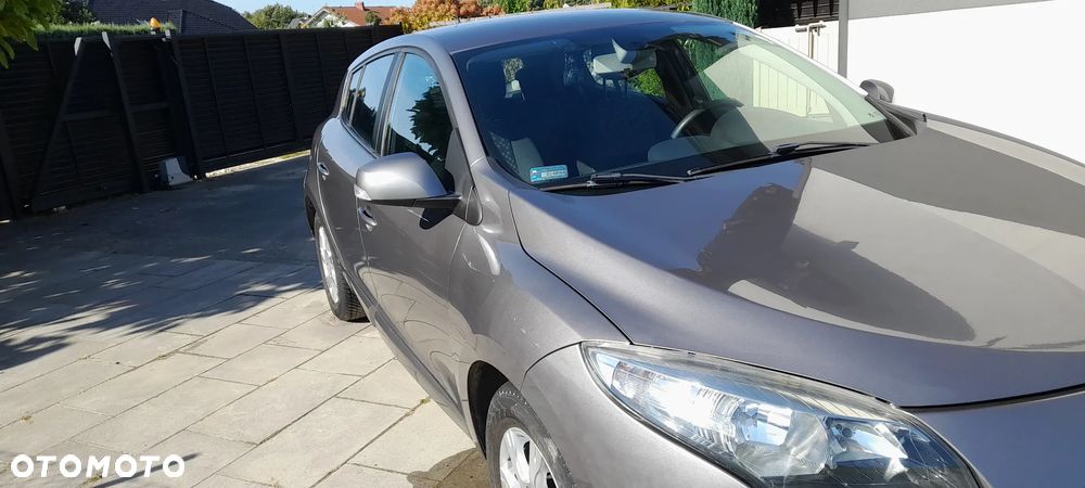 Renault Megane 2012 photo 2