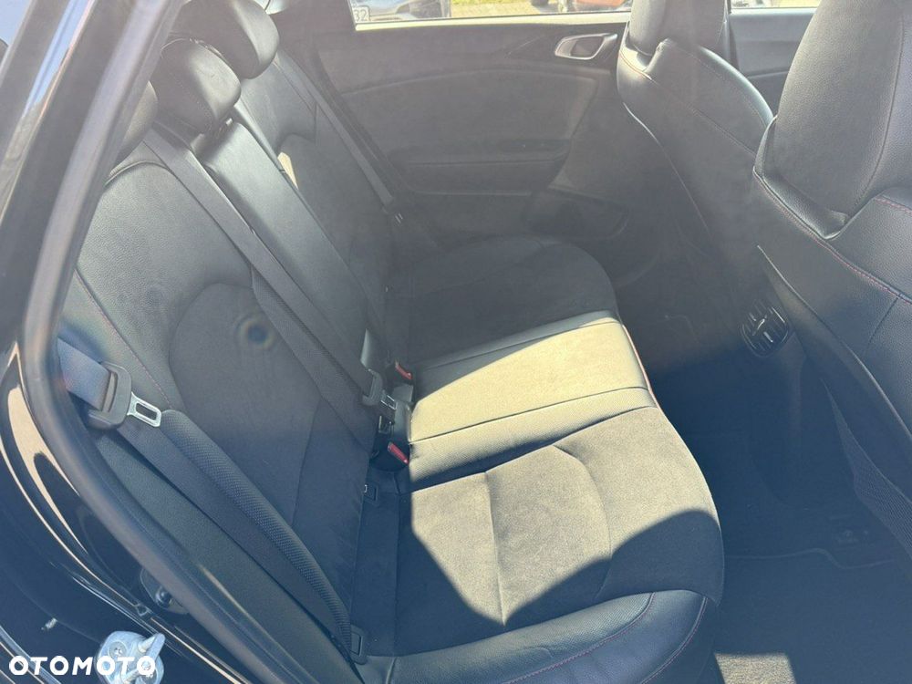 Kia Ceed 1.6 T-GDI GT DCT - 30