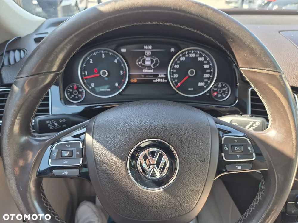 Volkswagen Touareg 3.0 V6 TDI BMT Business Line - 35