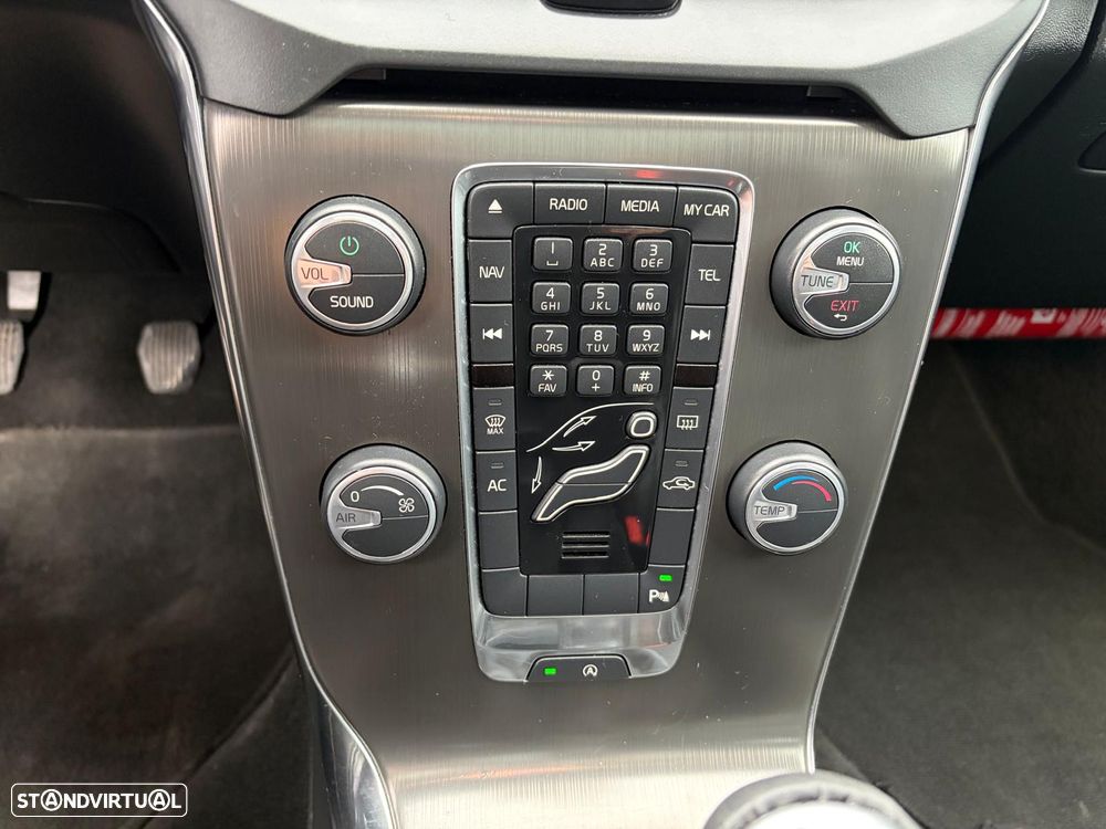 Volvo V40 Cross Country D2 Momentum - 49