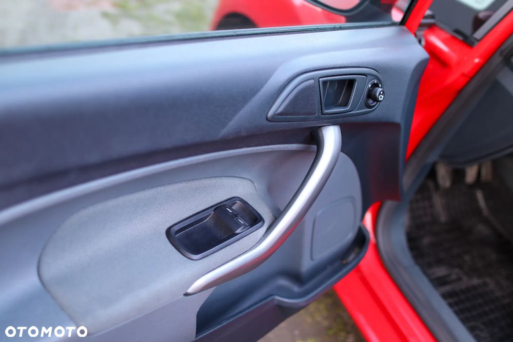 Ford Fiesta 1.25 SYNC Edition - 16