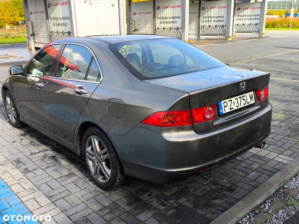 Honda Accord 2.0 Sport - 9