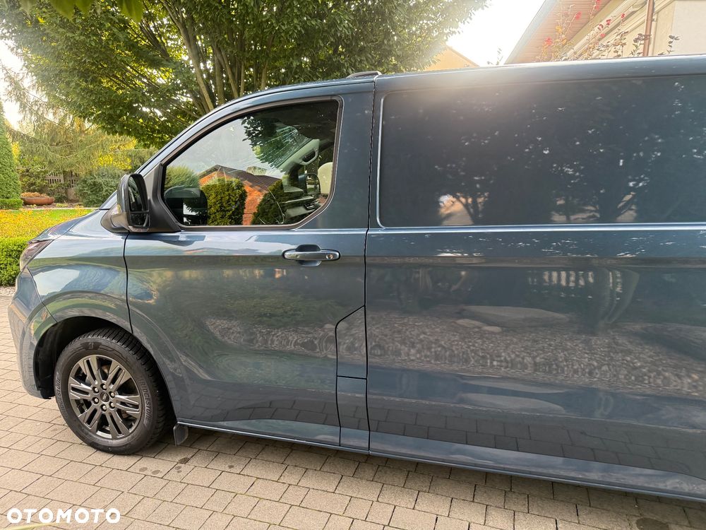 Ford Transit Custom 320 L2H1 Limited 2.0 150KM - 3