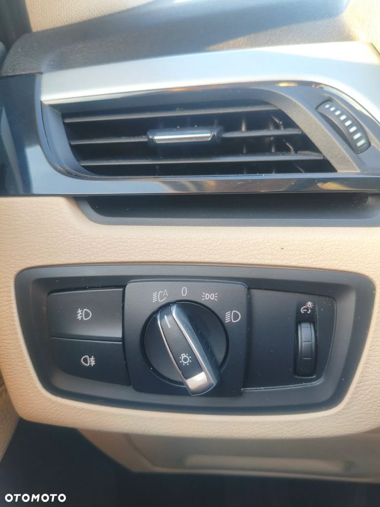 BMW X1 sDrive18d Sport Line - 32