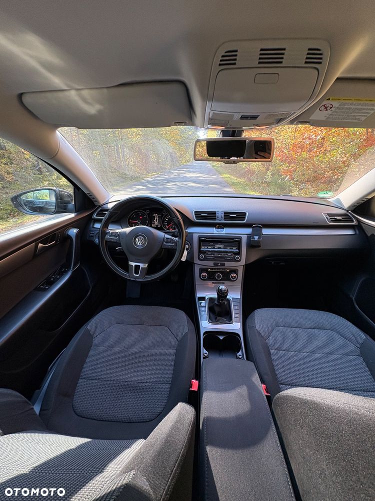 Volkswagen Passat - 19