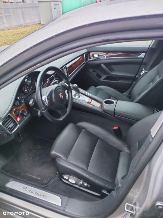 Porsche Panamera - 8