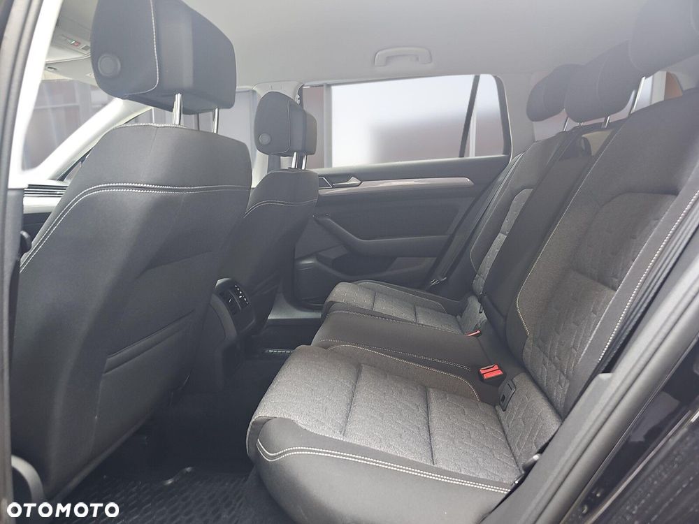 Volkswagen Passat Variant 1.5 TSI EVO Business DSG - 9