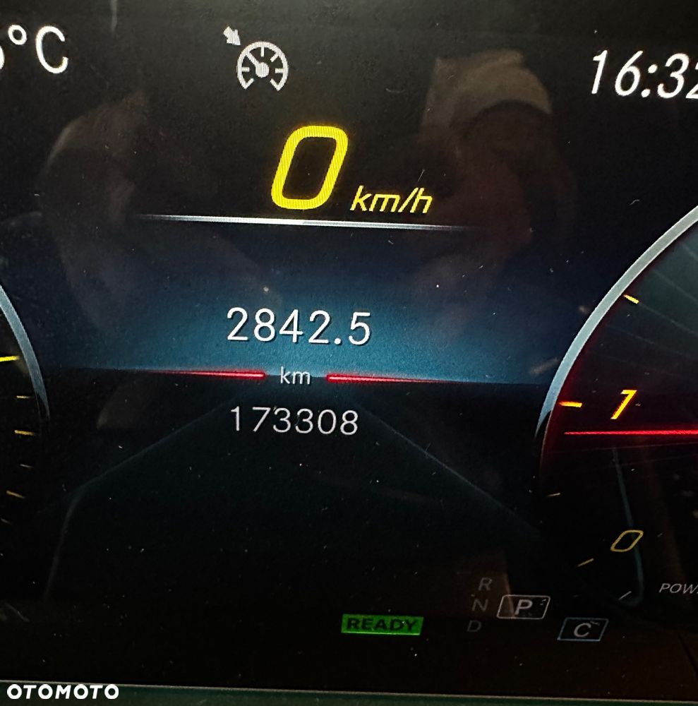 Mercedes-Benz GLE 300 d 4-Matic - 13