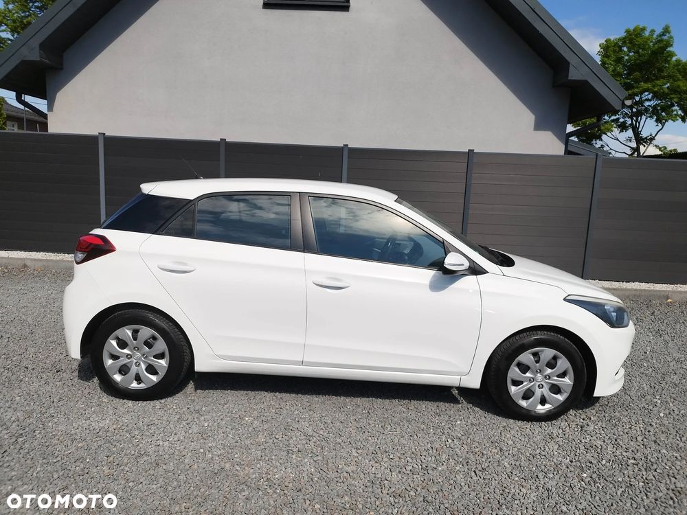 Hyundai i20 blue 1.2 Classic - 8