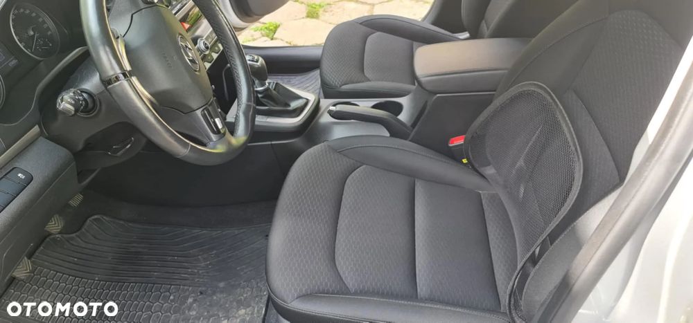 Hyundai Elantra 1.6 Comfort - 11