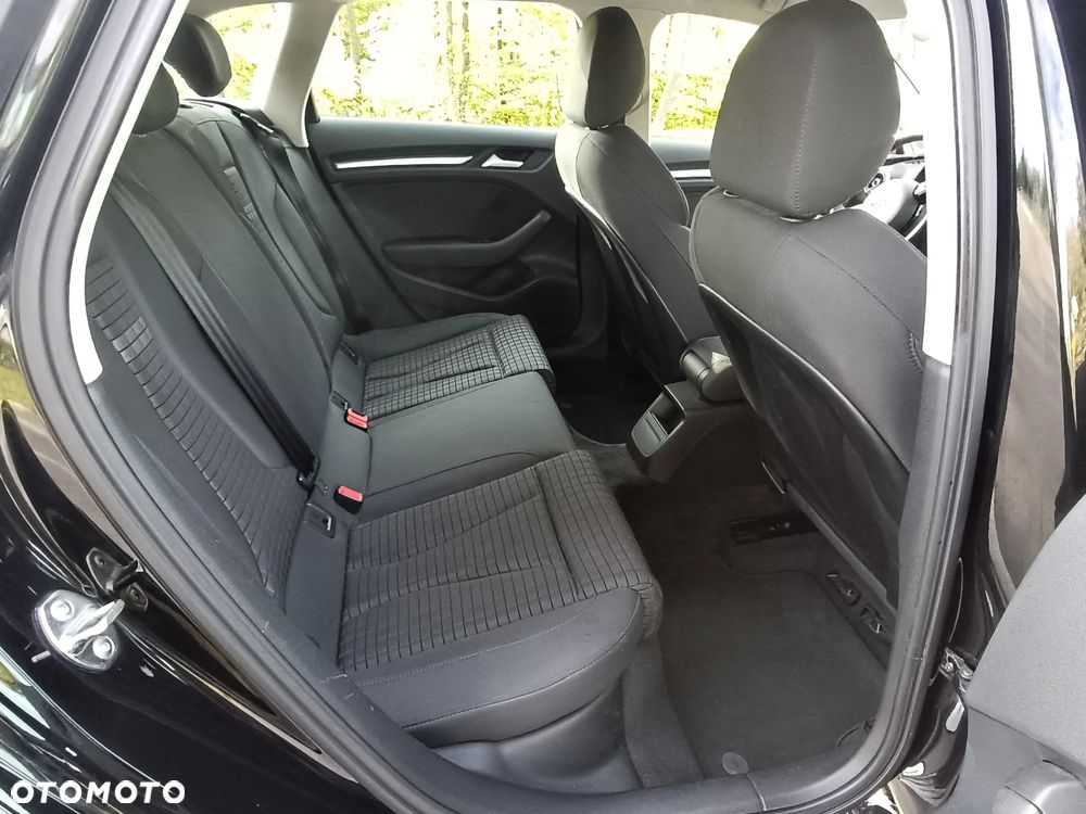 Audi A3 Sportback 1.4 TFSI S line Sportpaket - 24