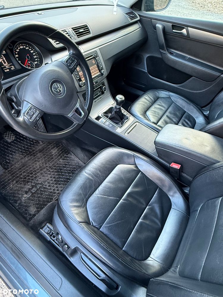 Volkswagen Passat 2.0 TDI BlueMotion Technology Comfortline - 16