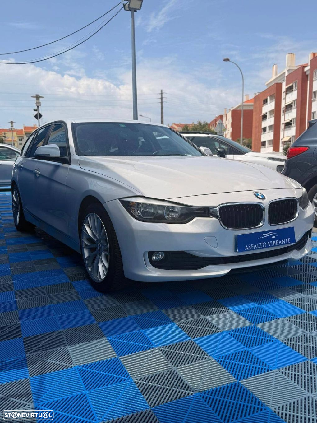 BMW 318 d Touring Auto - 3