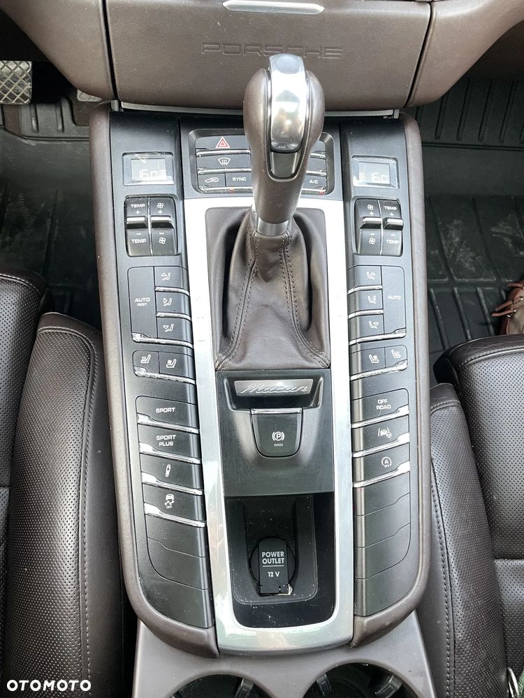 Porsche Macan Turbo PDK - 20