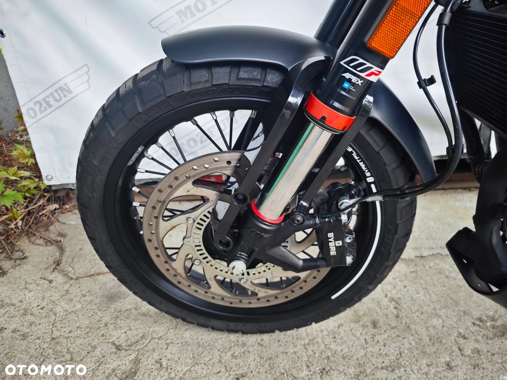 Husqvarna Svartpilen - 12