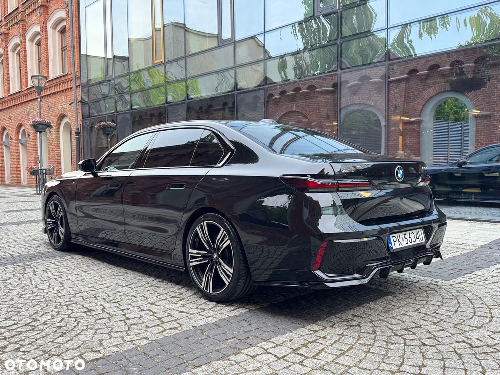 BMW Seria 7 740i - 36