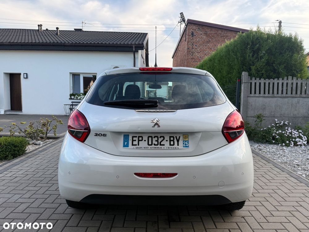 Peugeot 208 1.6 BlueHDi Allure S&S - 4