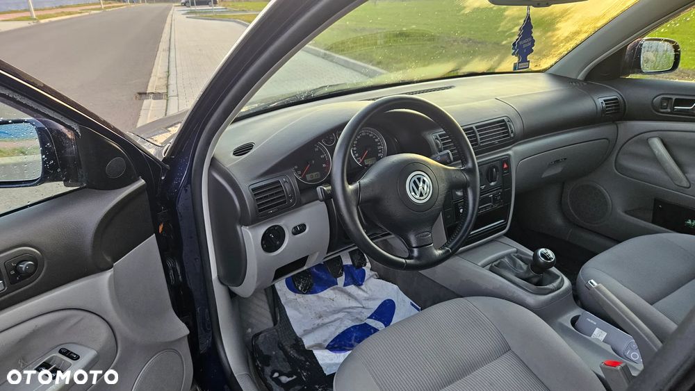 Volkswagen Passat 1.8T Basis - 7