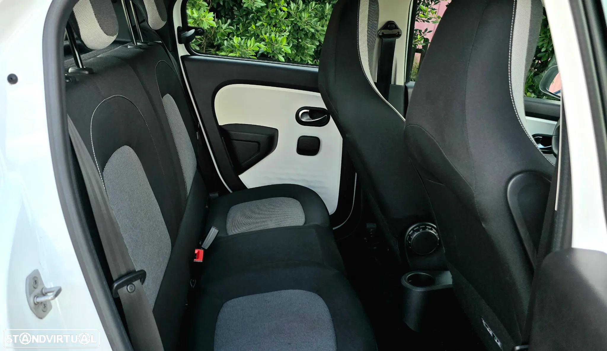 Renault Twingo Z.E. 22 Zen - 19