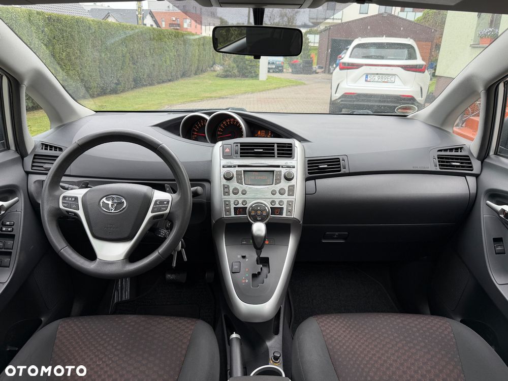 Toyota Verso 1.8 Multidrive Edition - 20