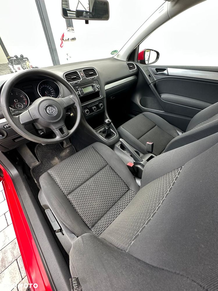 Volkswagen Golf - 24