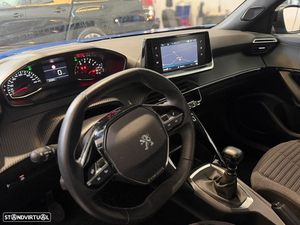 Peugeot 2008 - 8
