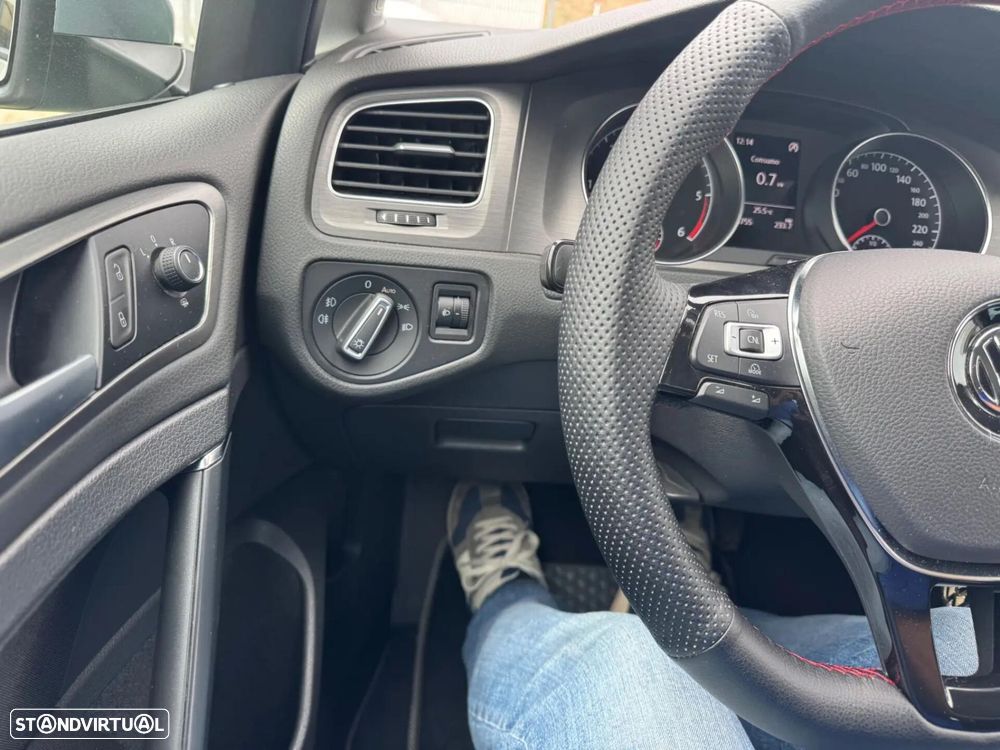 VW Golf Variant 1.6 TDi Highline DSG - 16