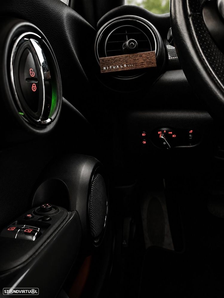 MINI 3 Portas Cooper D Auto - 13