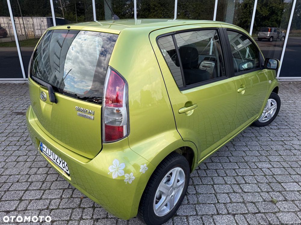 Daihatsu Sirion 1.0 - 3