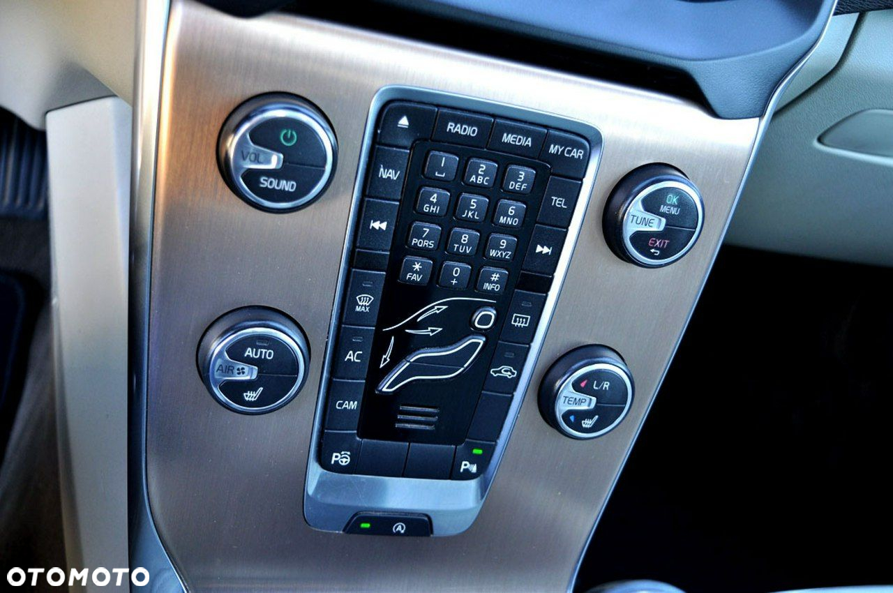 Volvo V40 Cross Country D2 Momentum - 15