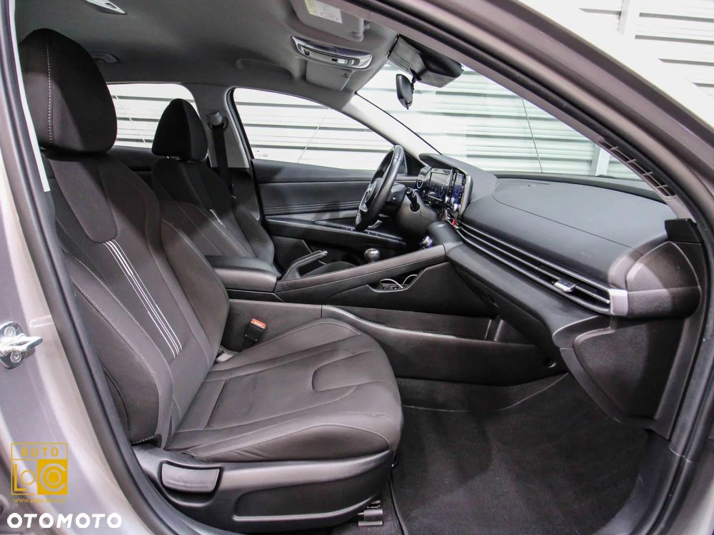 Hyundai Elantra 1.6 Smart - 10