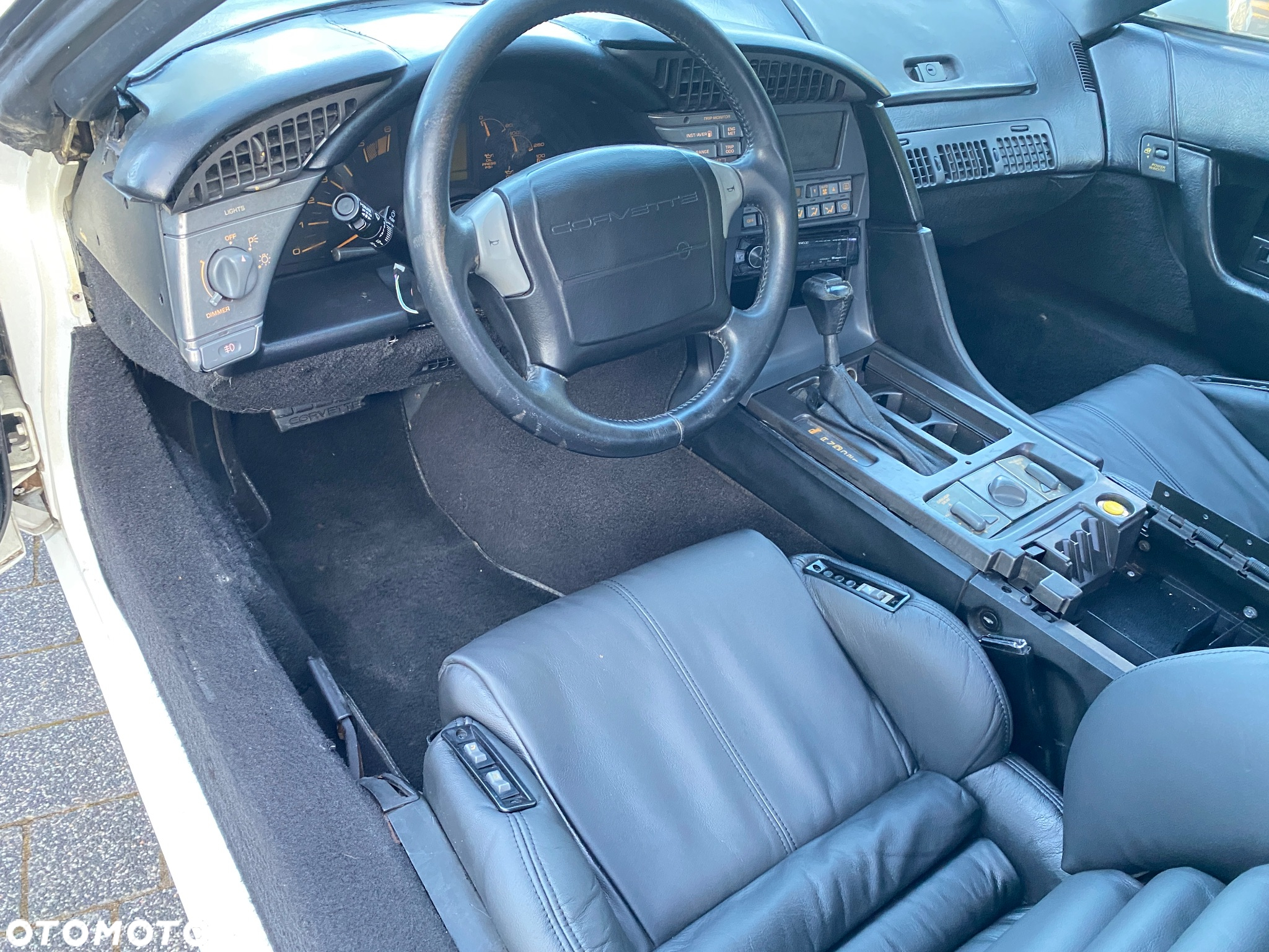 Chevrolet Corvette - 12