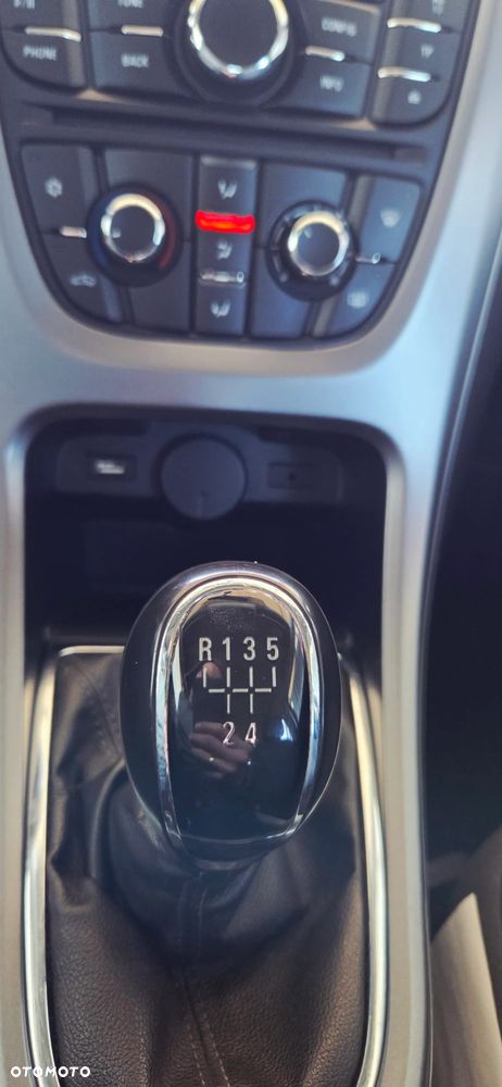 Opel Astra 1.6 Sports Tourer Design Edition - 25