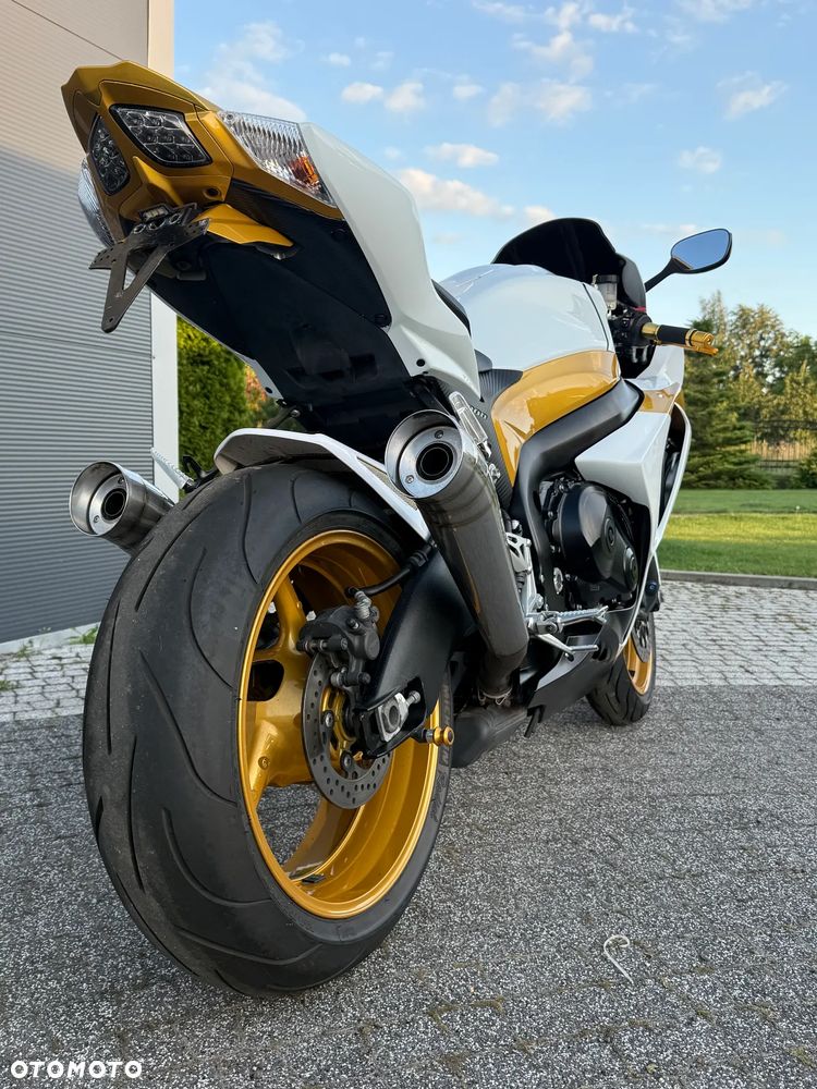 Suzuki GSX-R - 16