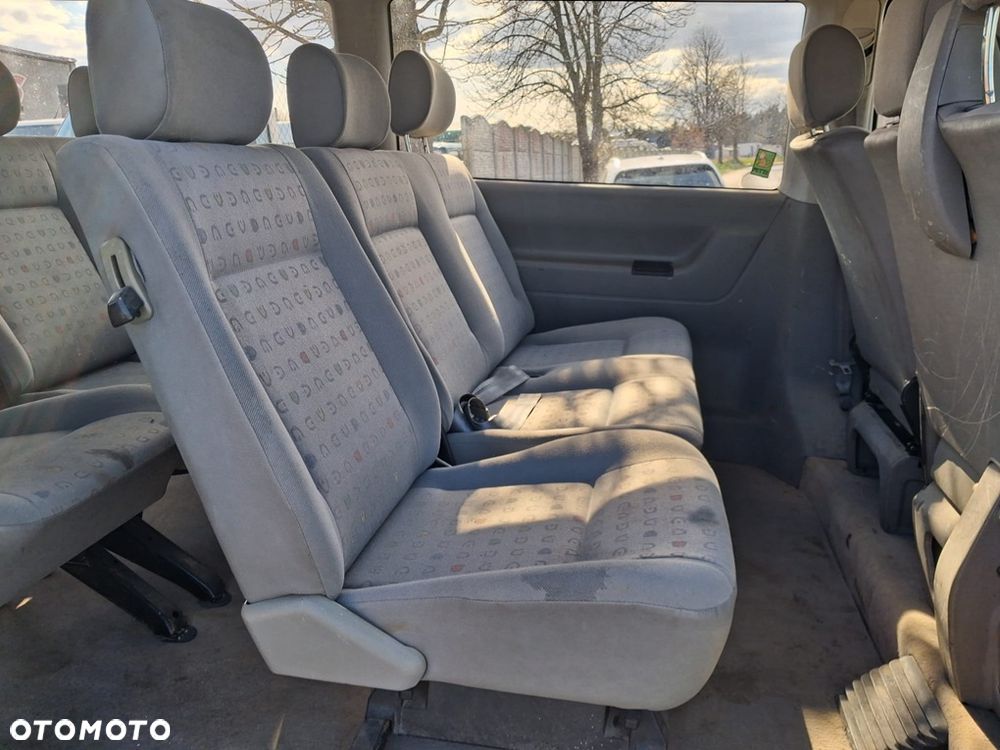 Volkswagen Caravelle Basis / CL - 12