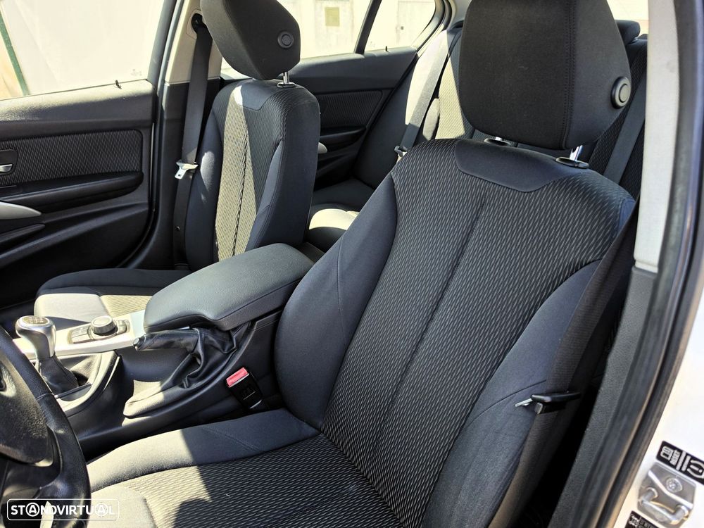 BMW 318 d Line Modern - 11