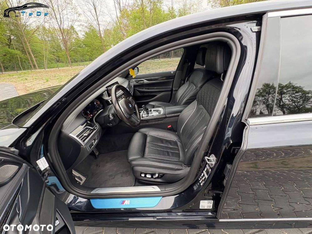 BMW Seria 7 750i xDrive - 24