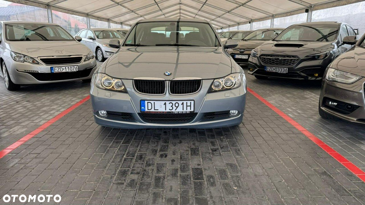 BMW Seria 3 320i - 35